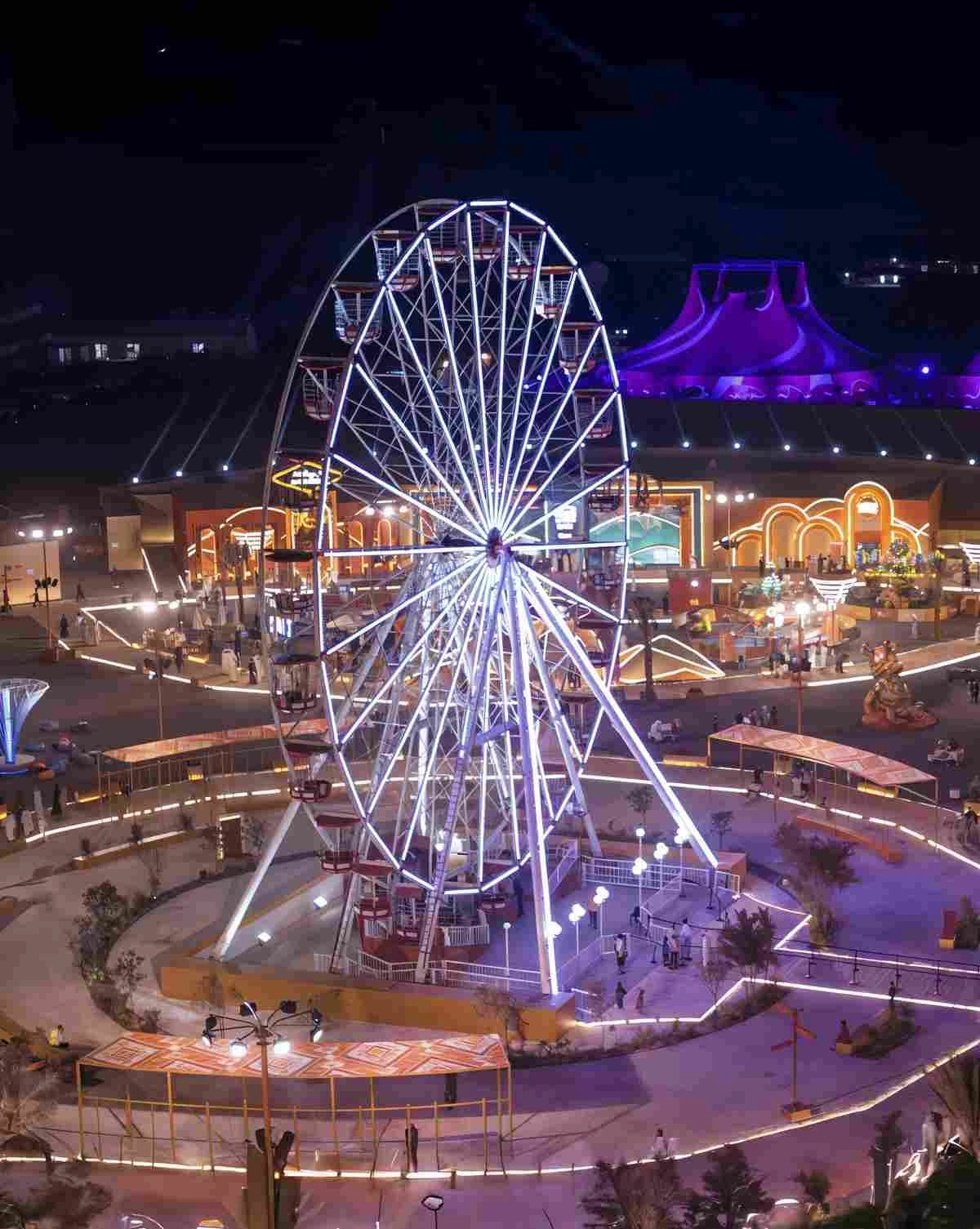 Liwa Village, Spectacle: the village after dark